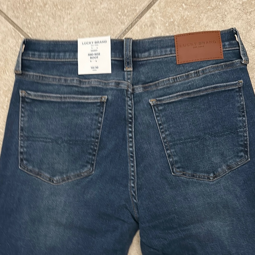 Lucky Brand Dark Wash Women's Jeans - Picture 7 of 7